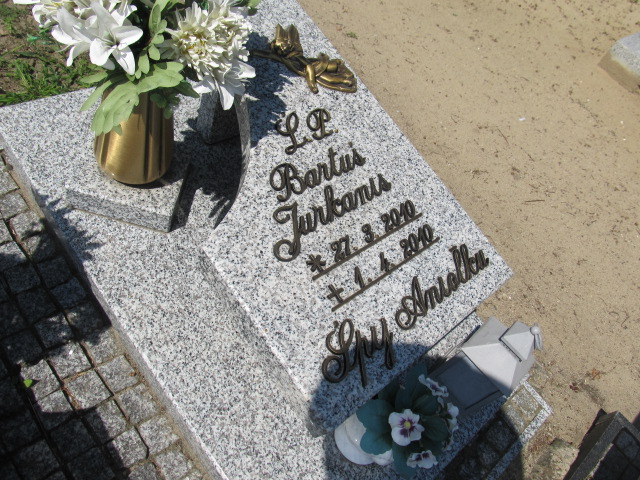 Bartosz Jurkanis 2010 Zduny - Grobonet - Wyszukiwarka osób pochowanych