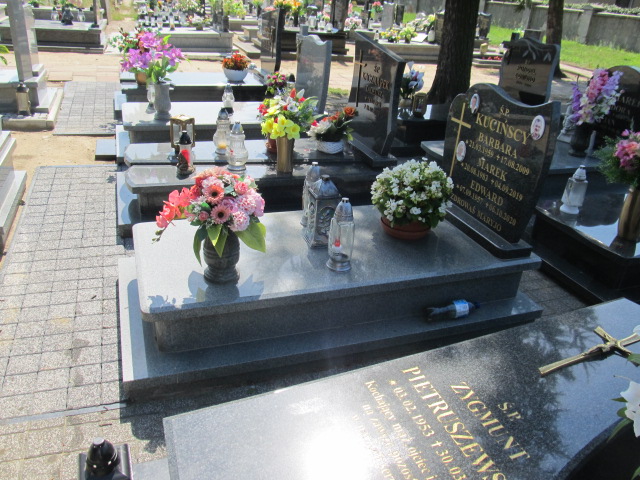 Grób Marek Kuciński